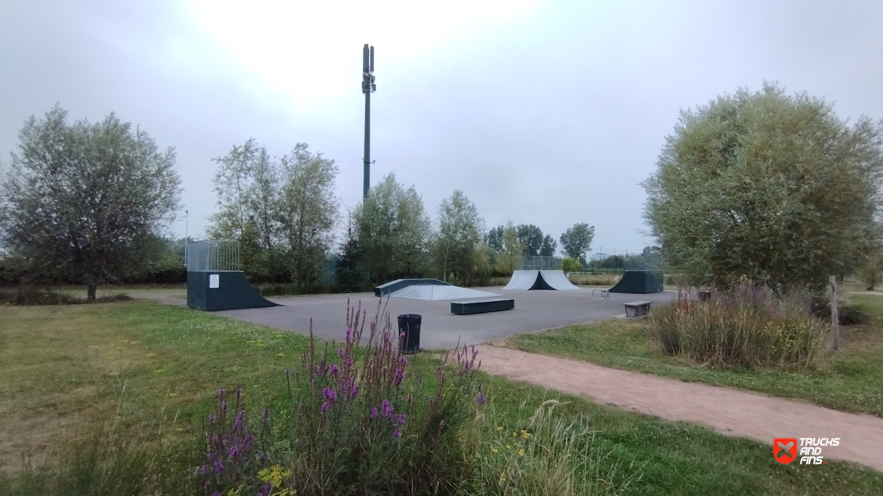 La Rivière-Saint-Sauveur skatepark